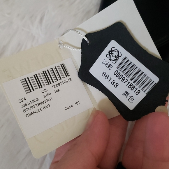 📣Loewe 🚨PRICE DROP🚨 RARE Black Bolso Triangle📣 - Picture 13 of 13